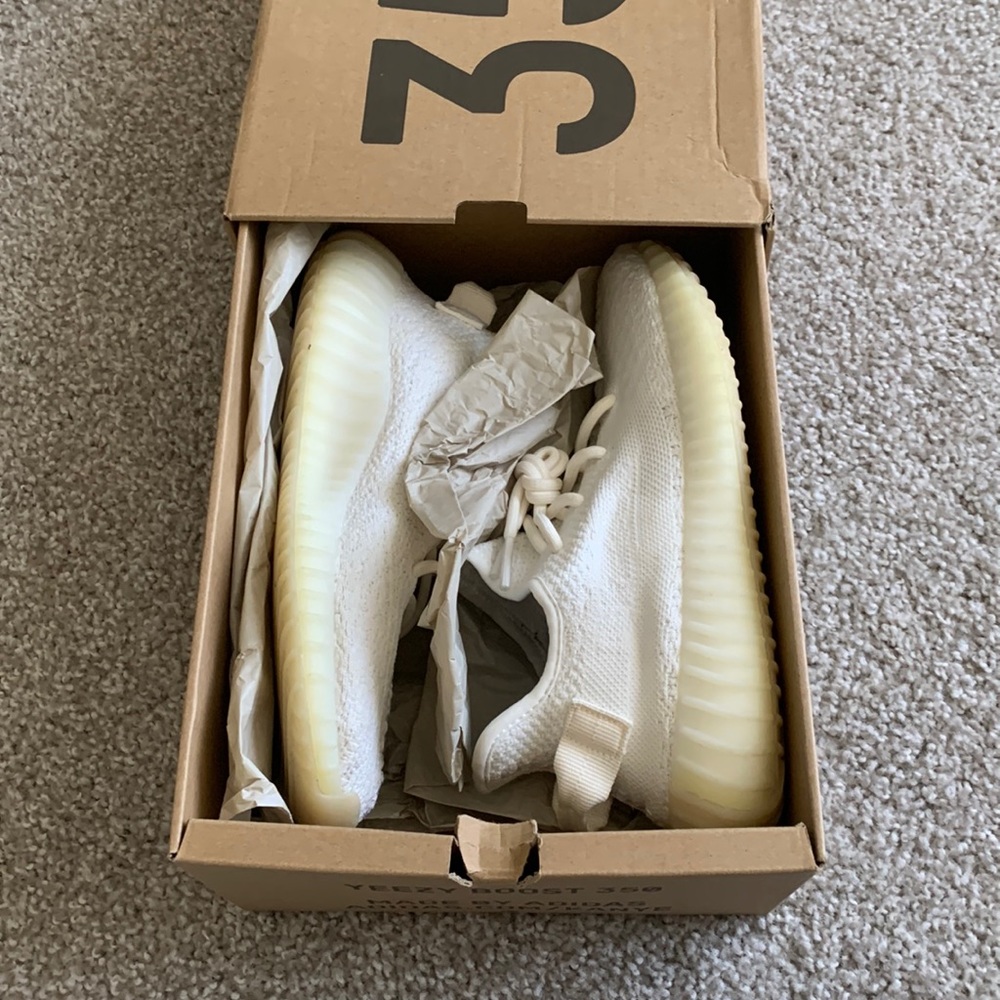 White Yeezy Boost 350
